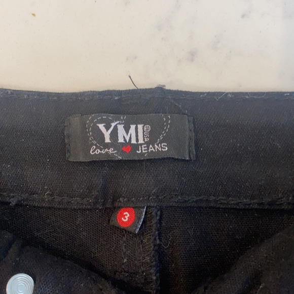 Patterned black denim shorts - Picture 3 of 3